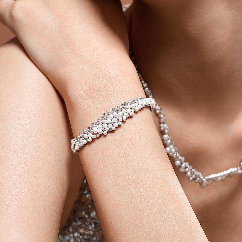 APM Monaco LES PERLES series thickened pearl adjustable bracelet for women AB4462XPL