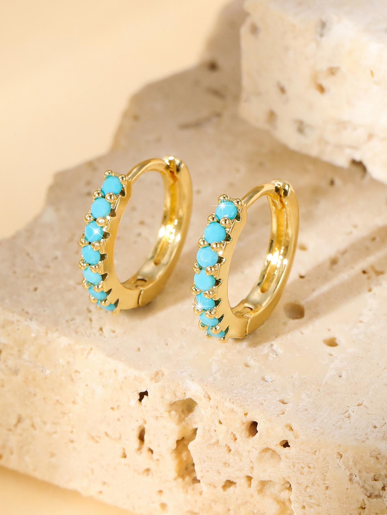 

Серьги-кольца из меди с инкрустацией цирконами - Женские классические, универсальные, стильные каффы 18K