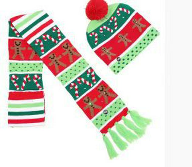 LED Light-Up Elk Jacquard Knit Hat & Scarf Set for Christmas & New Year.