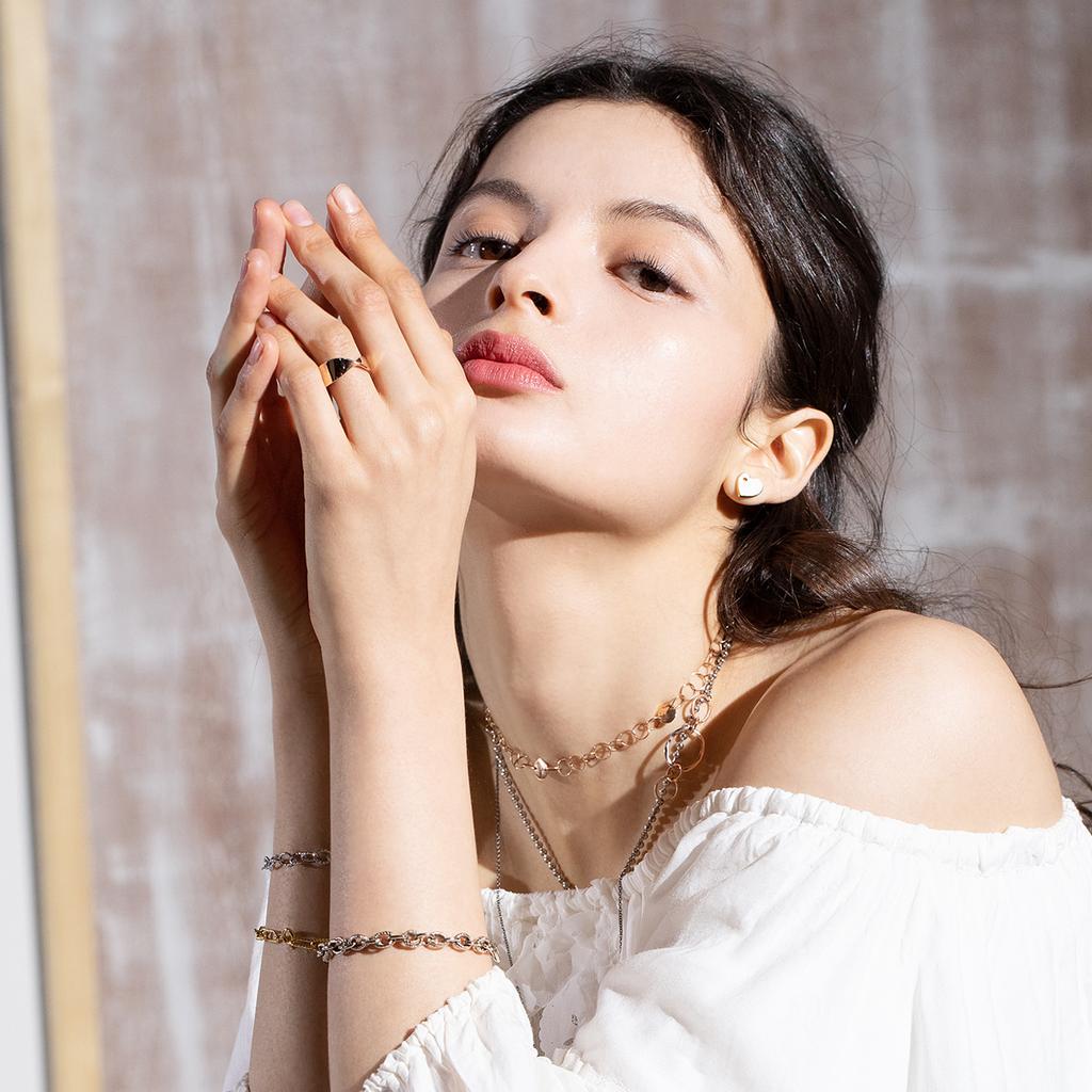 Mezmic Art Twist 14K Gold Uni Ring