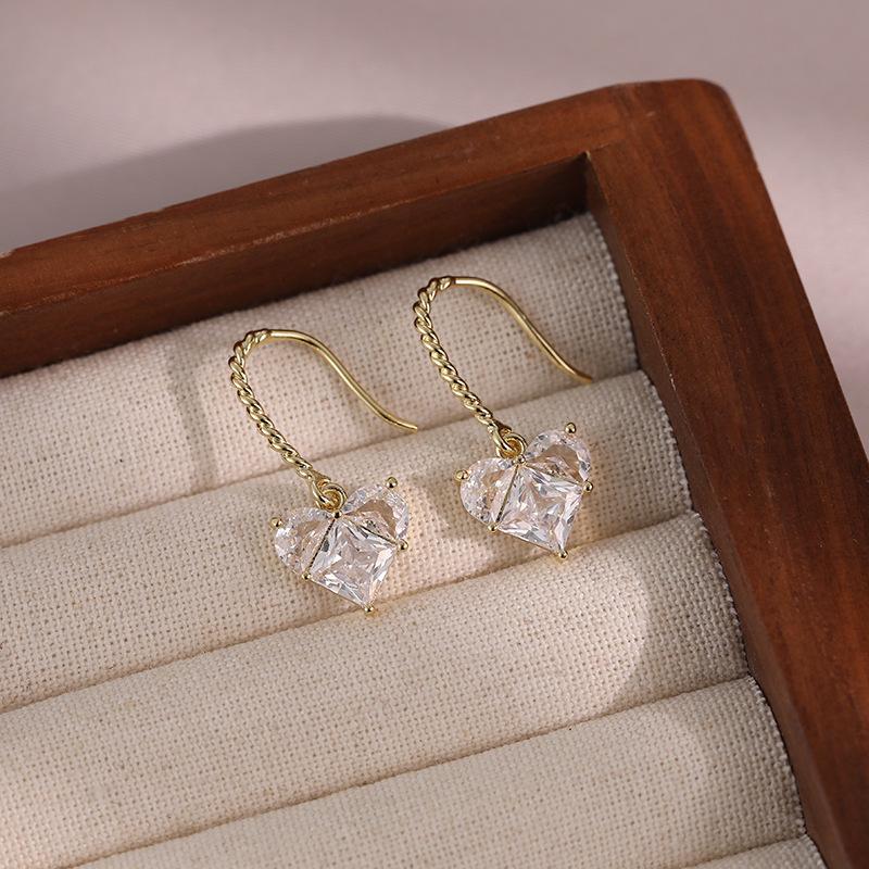 2025 new pearl ear buckle femininity elegant contrasting stud earrings jewelry simple versatile plain ring earrings