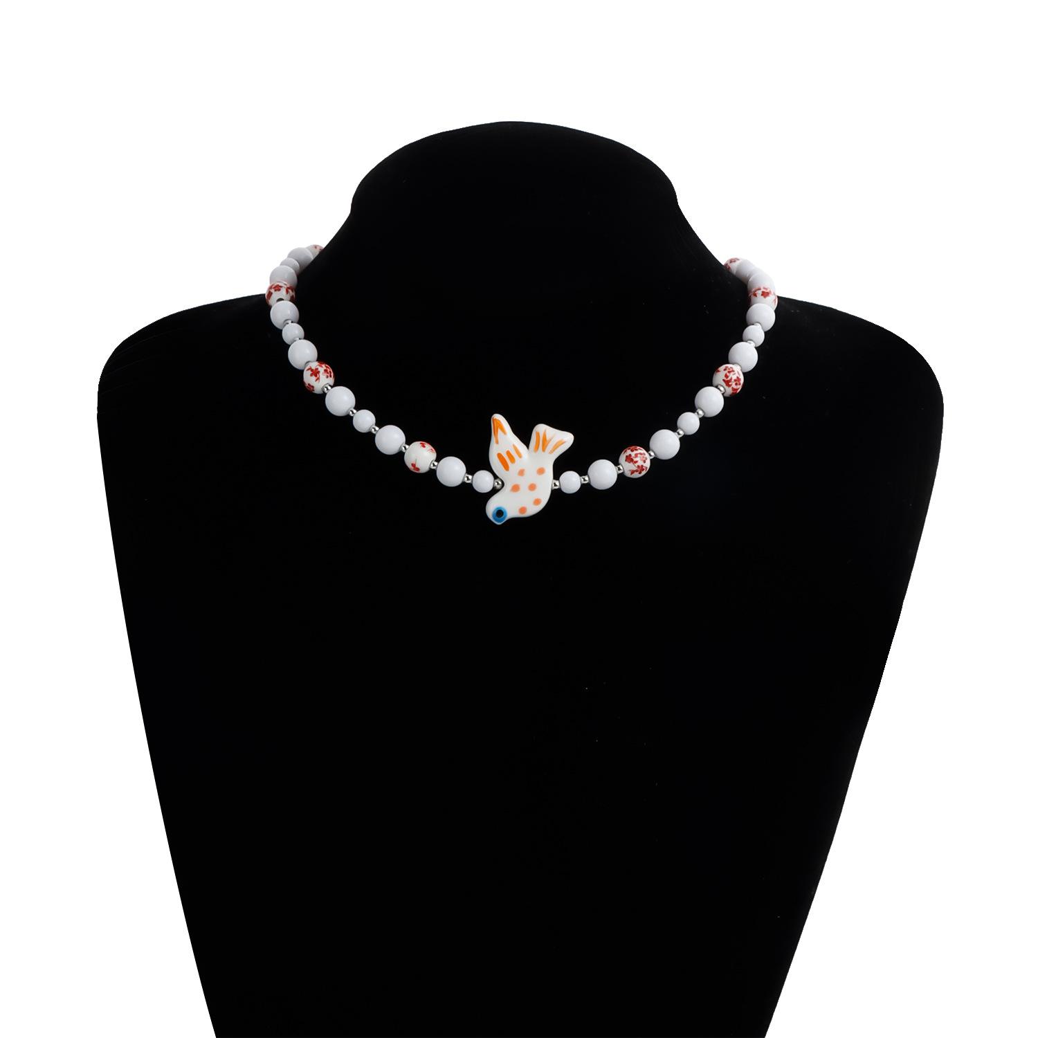 New Chinese Style Blue and White Porcelain Round Beaded Pigeon Cute Pendant Necklace for Women Fashion Unique Design Jewelry Gif