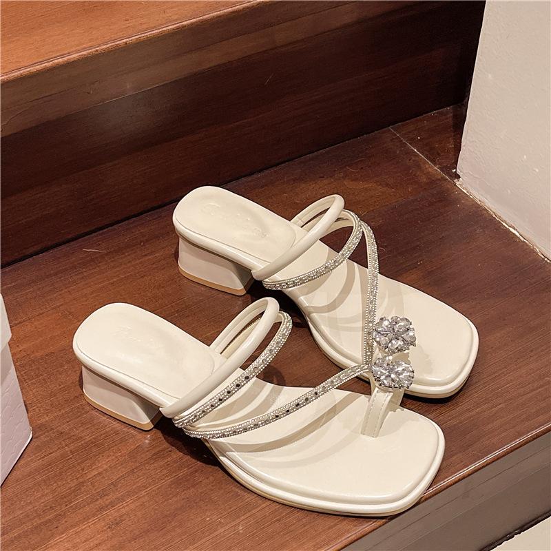 

Beautiful rhinestone flower slippers women s summer wear 2025 new French set of toes thick heel exquisite with skirt sandals 35 бежевый