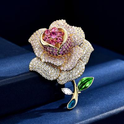 Broche Rose Haut de Gamme Entièrement Diamantée, Design de Broche Élégant et Féminin, Broche de Niche