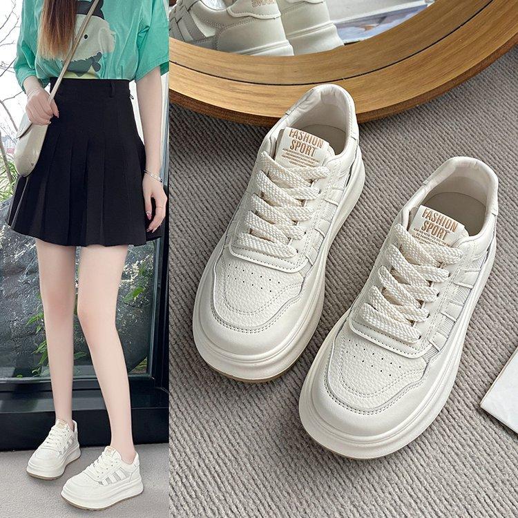 Popular Little White Women's Shoes Women's 2025 Autumn New Versatile Casual Board Shoes Autumn Super Fire Breathable Platform Shoes