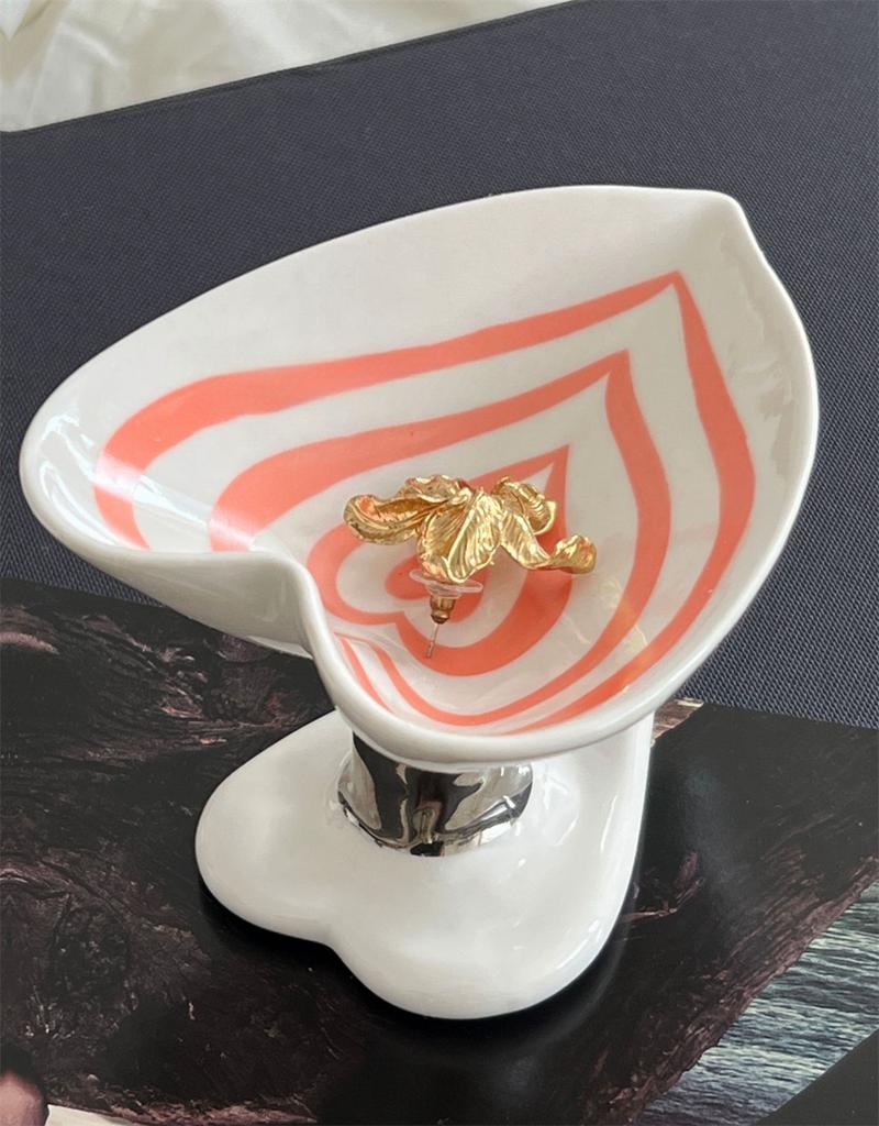 Creative Korean-style Ceramic Love Cake Fruit Plate Heart-shaped Dessert High-foot Plate Home Decoration Jewelry Storage Plate