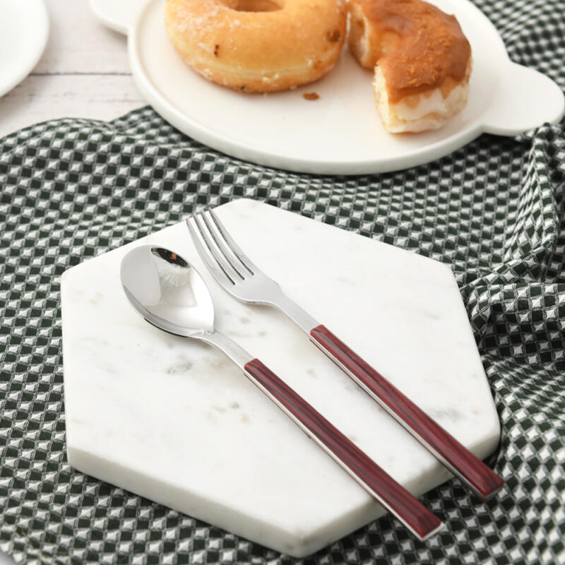 

Quidnobi 1979 Retro Cutlery_Dessert 4-Person Mahogany