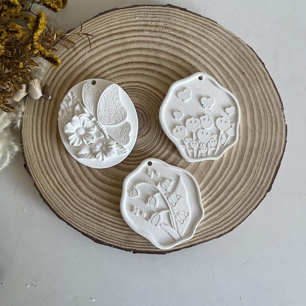 Flower Carved Resin Mold with Hole for DIY Art Craft Hanging Decorations Soap Gypsum Ornaments Valentine Gift Home Decor