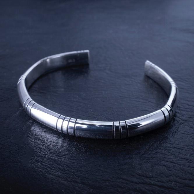 Josilver Native American Style Bangle Type.1