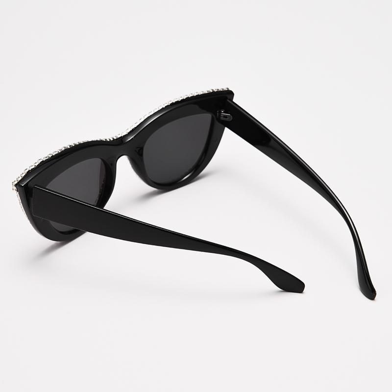 Vintage Diamond Cat Eye Sunglasses Women Rhinestone Decor Trendy Streetwear Shades Sun Glasses Eyewear