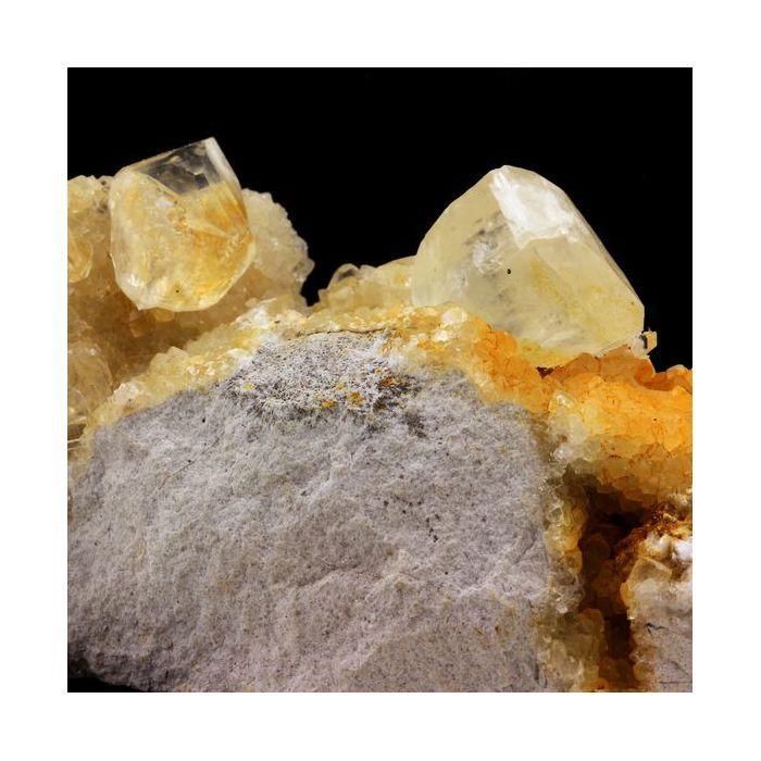 Pierres et Minéraux. Calcite. 725.0 ct. La Sambre Quarry, Landelies, Belgique.