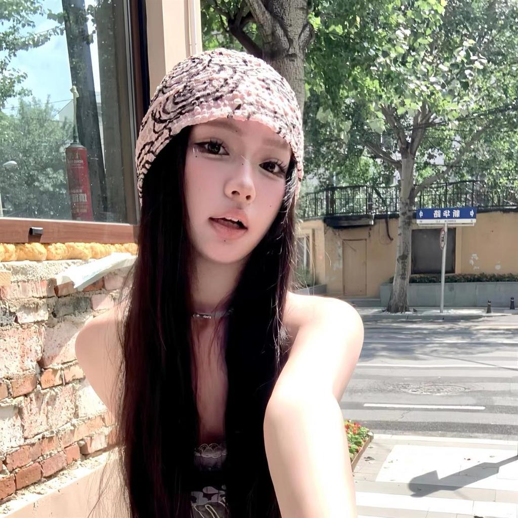 Women's Summer Thin Lace Hat Retro Rose Floral Head Wrap Beanie Niche Subculture Soft Fashionable Vintage