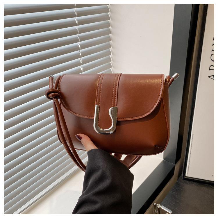 

Retro solid color large capacity 225 new trendy fashion aesthetic texture shoulder cross armpit women s bag коричневий