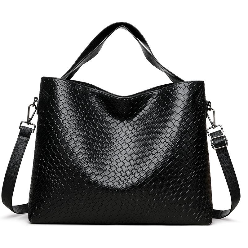 

Wear-resistant and durable textured shoulder bag - Women s spacious underarm handbag, fashion casual commuter large capacity designer bag чёрный