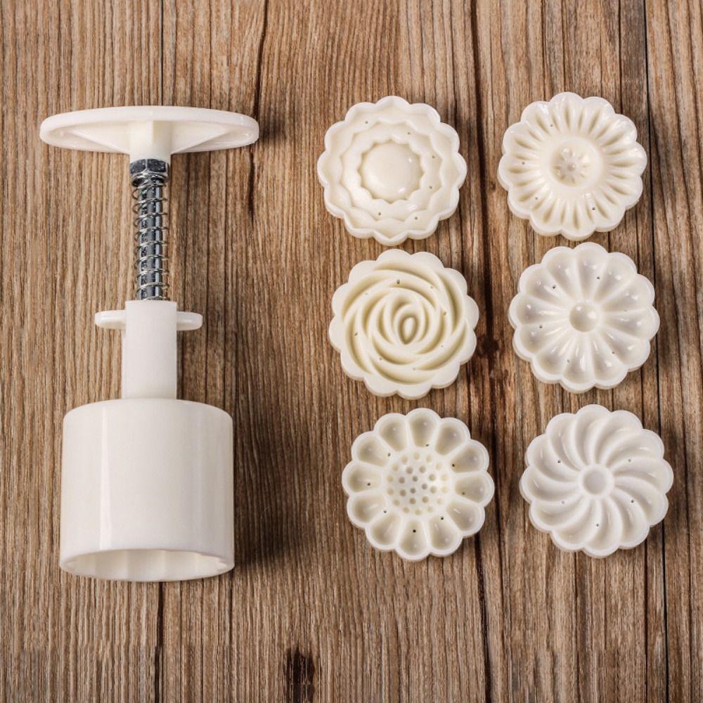 Creative Pastry Baking Model 3D Cookie Stamp Mold Stripping Easily Moon Cake Mold  Kitchen Gadgets