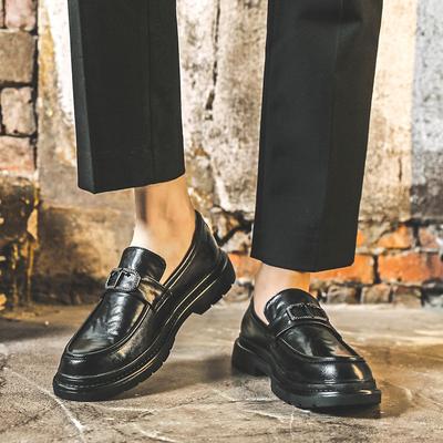 Kleine Lederschuhe Herren Britischer Stil Frühling und Herbst Neue Schwarze Loafer Ein-Pedal Einzelne Schuhe 3518-J