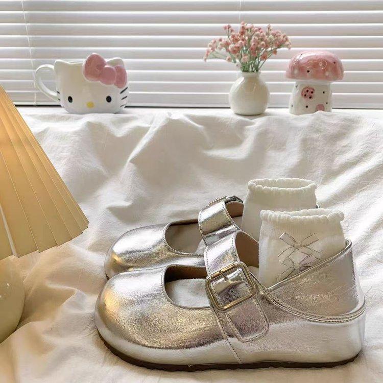 

Retro round head cute Mary Jane single shoes women s 2025 autumn new French flat-bottomed versatile British style small leather shoes 35 срібний