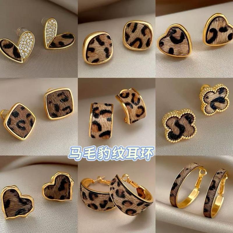 Silver needle autumn and winter retro leopard print geometric square round stud earrings Maillard simple earrings niche high-end earrings