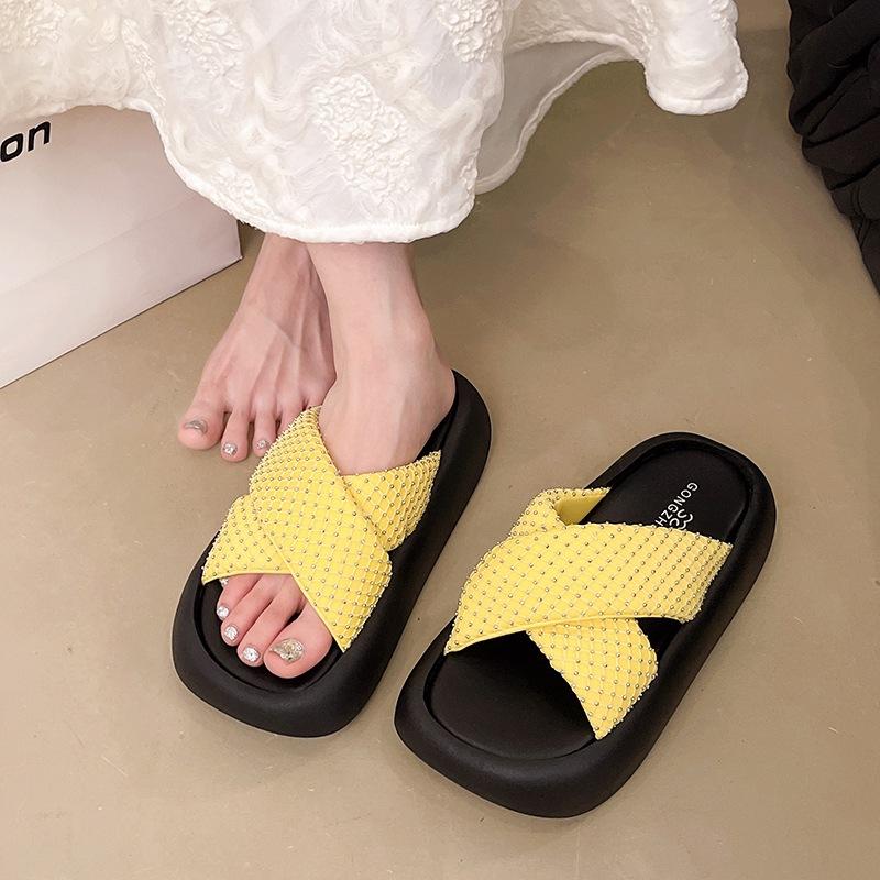 Thick-soled Cross-strapped Slippers for Women's Summer Wear 2025 New Commuter with Skirt Fashion Beach One-word Cool Slippers