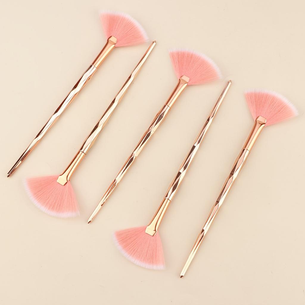 1pcs New Practical Facial Brushes Fan Makeup Brushes Soft Portable Mask Brushes Cosmetic Tools for Ladies Girls Nail Charm Beaut