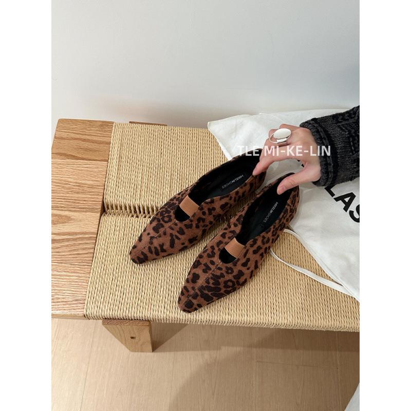 French wedge heel pointed head deep mouth single shoes women's 2025 autumn and winter elastic one pedal foreign fashion shoes young women's shoes tide