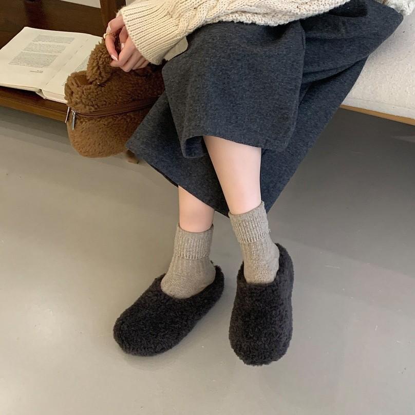 Thick-soled lamb wool slippers for women to wear in the autumn and winter of 2025, new models for lazy people, one pedal bag head and half drag