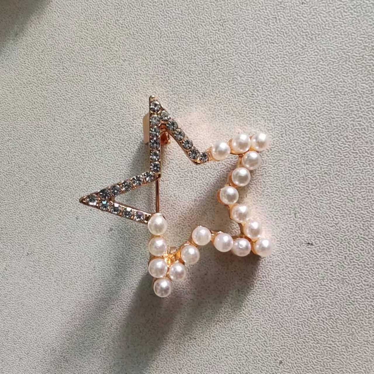 

Брошь High-End Sense Niche Light Luxury Suit Bow Rhinestone Corsage High-End Alloy Creative Clothing Accessories