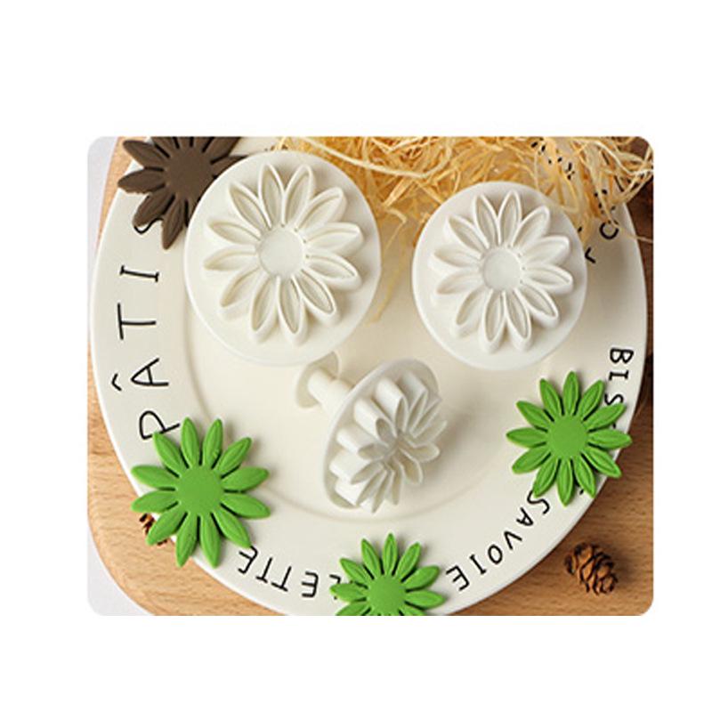 Set of 2 Adjustable Cake Smoothing Scrapers