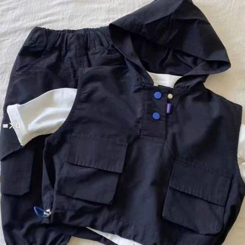 Trendige Baby Jungen Kapuzenweste, Hemd & Cargohose Frühlingsset 2026