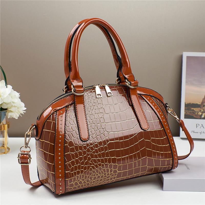 

2025 Luxury Designer Women Alligator Pattern Handbags High End Golden Lines Large Capacity Crossbody Bag New Fashion Tote Bag