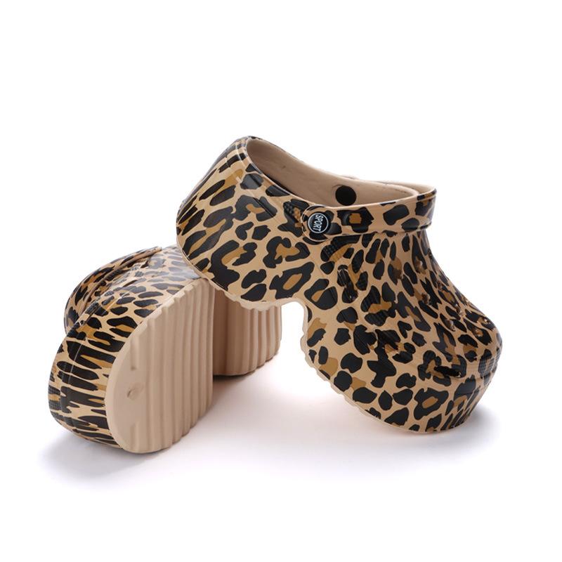 Damen Sommer Hausschuhe mit superhohem Keilabsatz, Leopardenmuster, dicke Sohle, Clogs für Damen, geschlossene Zehenpartie, klobige Plateausandalen