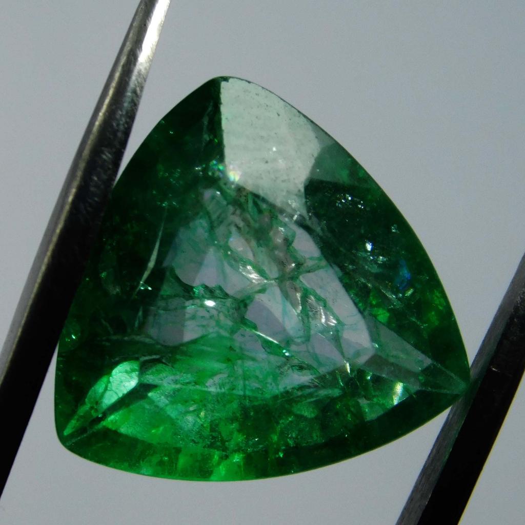 Natural Colombian Emerald Trillion Cut 6.62 Ct Green CERTIFIED Loose Gemstone