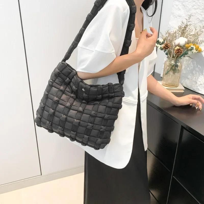 Sac à bandoulière pour jeunes femmes, sac fourre-tout décontracté et minimaliste, sac à bandoulière multifonctionnel pour femmes
