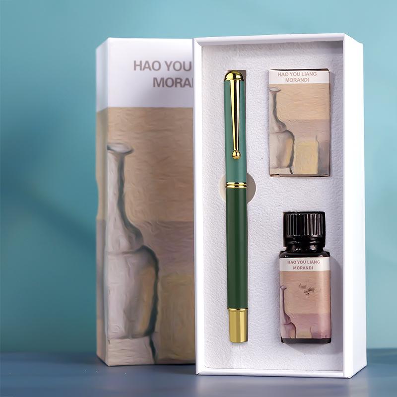 Children's Fine Nib Fountain Pen Set with Engravable Option, Includes Replaceable Ink Cartridges for Student Calligraphy Practice.