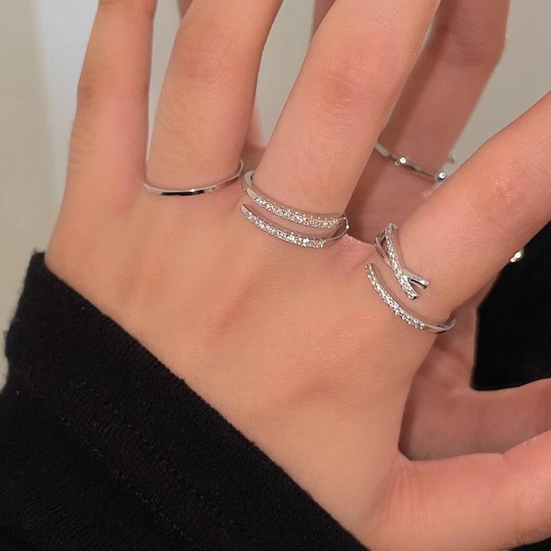 Trendy Minimalist Crushed Diamond Women's Ring: Light Luxury, High-End Feel, Versatile Silver Thin Band with Niche Personality.