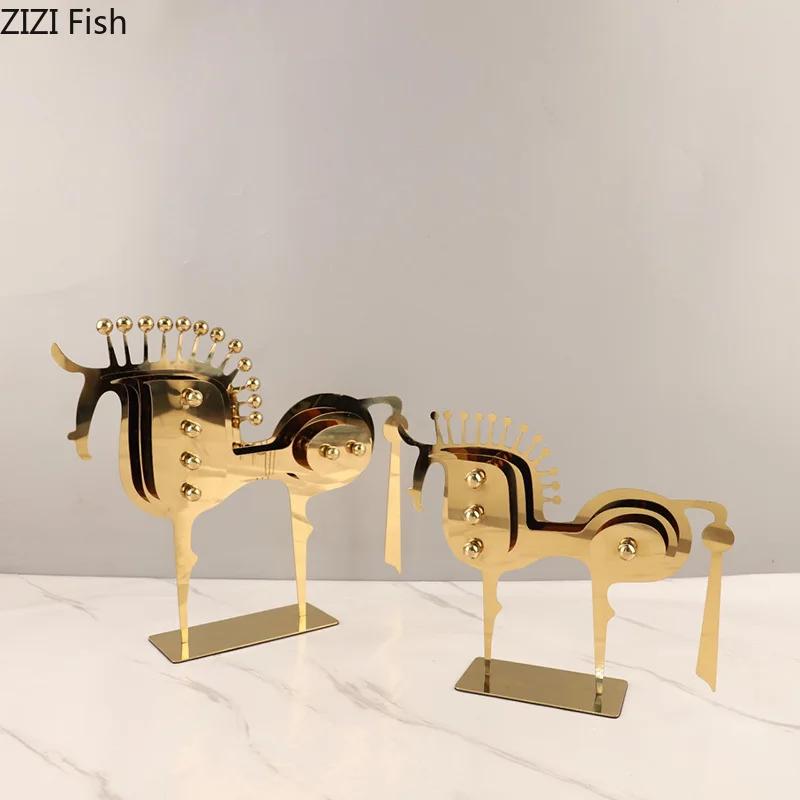Abstract Golden Horse Metal Animal Sculpture Desk Decoration Ornaments Modern Crafts Creative Animal Statue Room Aesthetic Decor