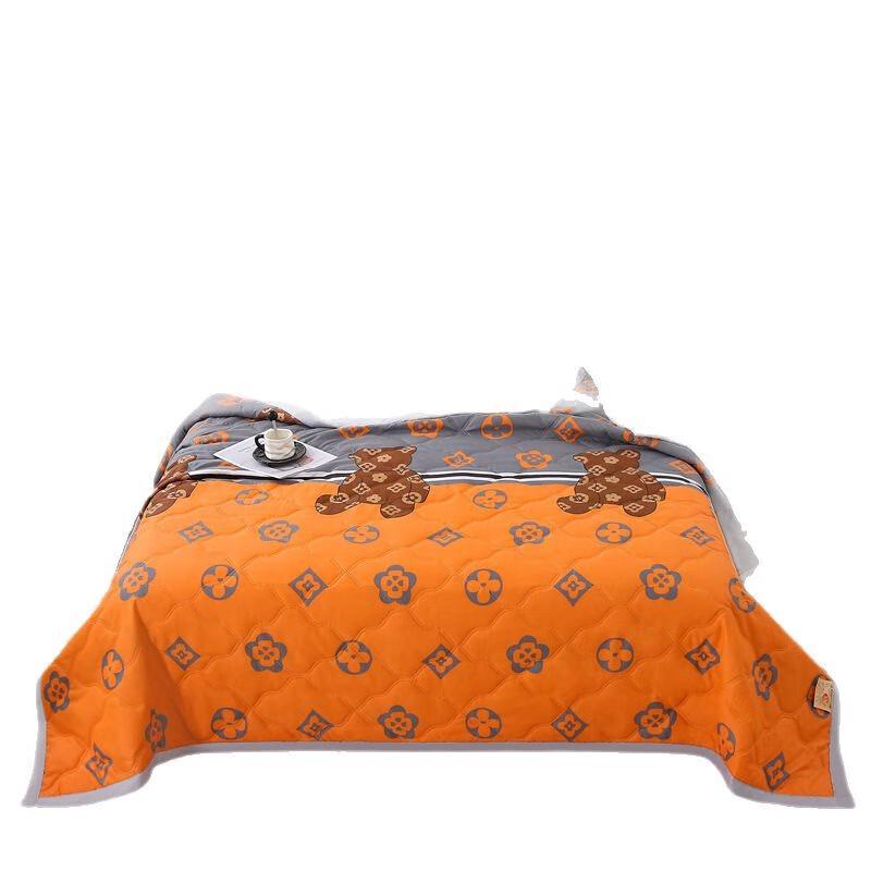Yuan Zhi Wei Trendy Bear Summer Cooling Quilt