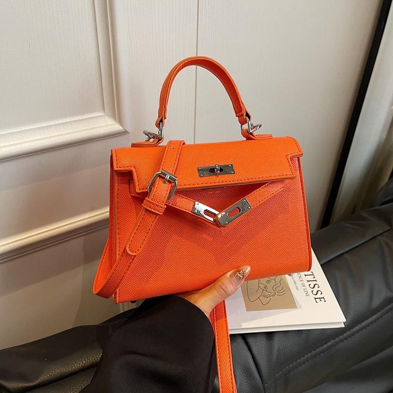 Textured Lock Portable Small Square Bag Women's 2025 Spring and Summer New Classic Shoulder Messenger Bag Fashion Kelly Bag
