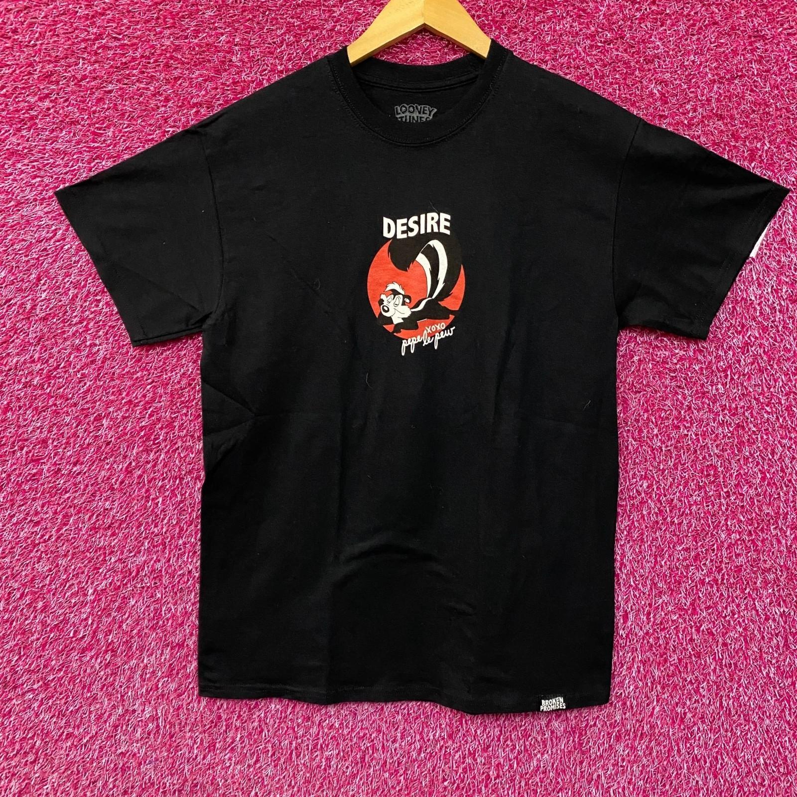 Looney Tune Pepe Le Pew Desire XOXO T-Shirt L