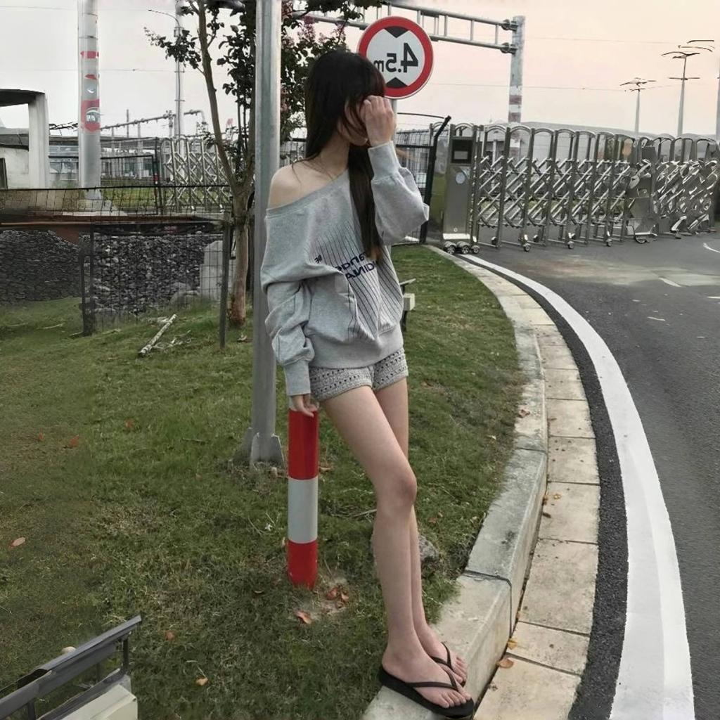 2KWEIRD Sexy Off Shoulder Sweatshirts Women Vintage Y2k Oversized Gray Jersey Tops Korean Style Pullovers Letter Printed Casual