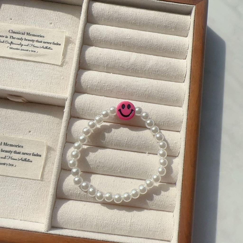 Korean-Style Acrylic Smile Face Pearl Bracelet for Women - Creative Handmade Elastic Beaded Jewelry
