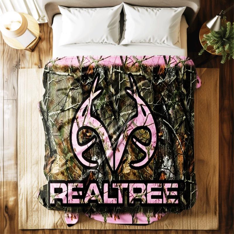 Охотниковое одеяло камуфляжной расцветки RealTree - Мягкий фланелевый плед/покрывало на все сезоны - Камуфляжный дизайн розового и коричневого цветов с логотипом RealTree 75cmx90cm