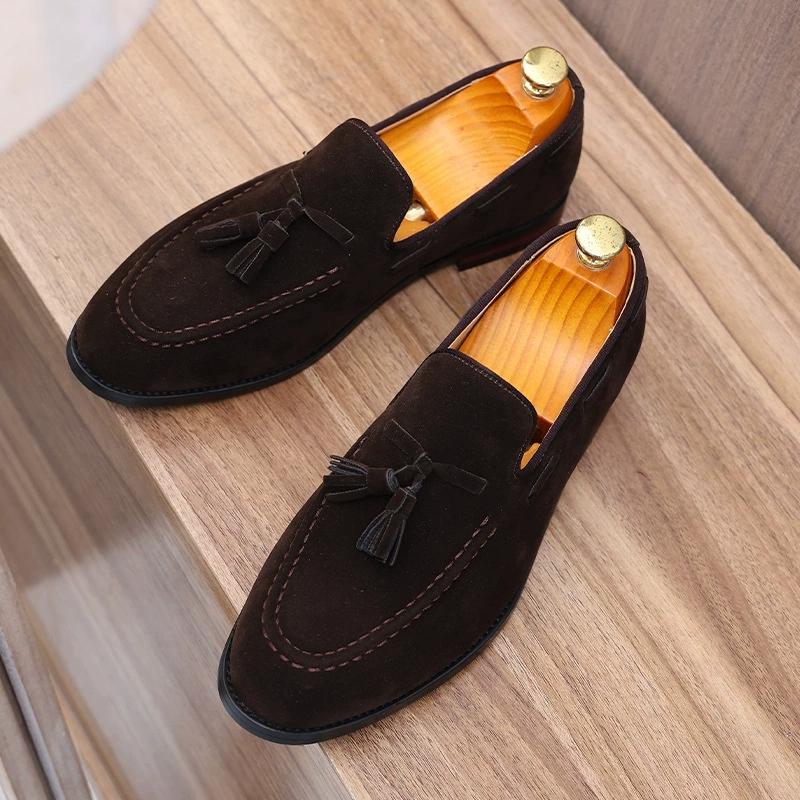 Mens Tassels Loafers Comfortable Suede Shoes Men Leather Low-heel Wedding Moccasins British Style Non-Slip Retro Driving Shoes