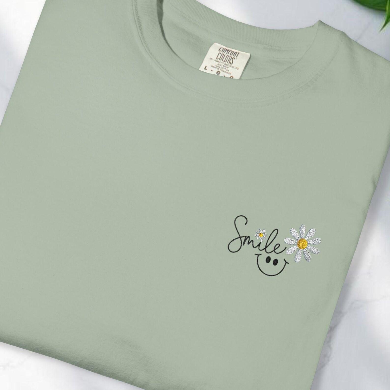 Smile Daisy Embroidered T Shirt, Cute Minimalist Flower Shirt, Aesthetic Embroidery Tee, Happy Flower Shirt, Positive Vibes Shirt L