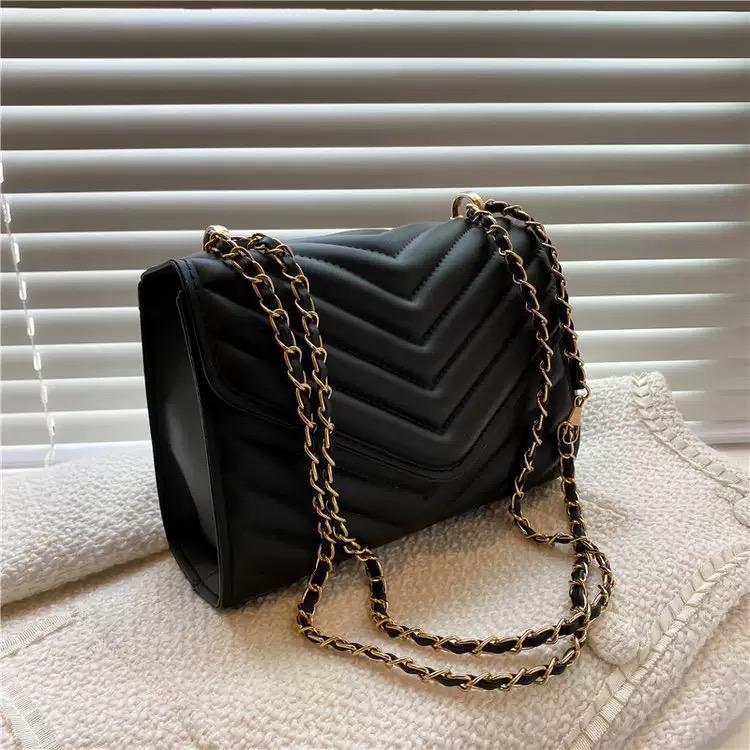 Kvinners moteriktige retro skulderveske/crossbody-veske liten firkantet veske enkel kvinnekjede crossbody-veske