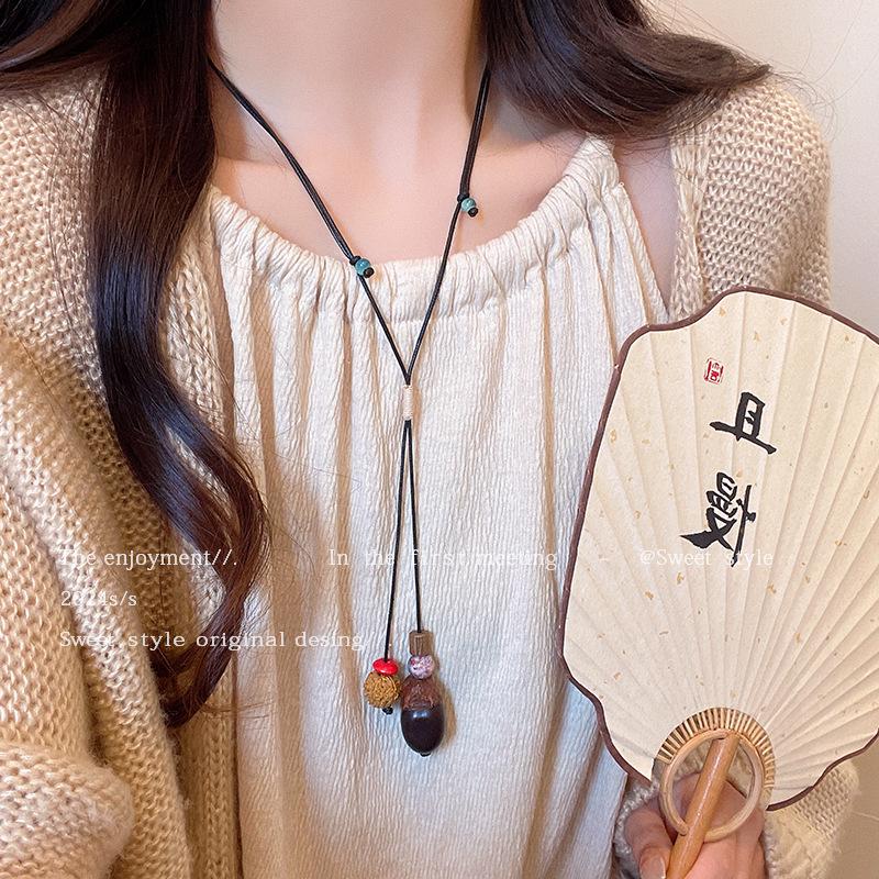 Retro Pine Cone Woven Necklace - Women's Ethnic Style Fashion Accessory for Autumn & Winter