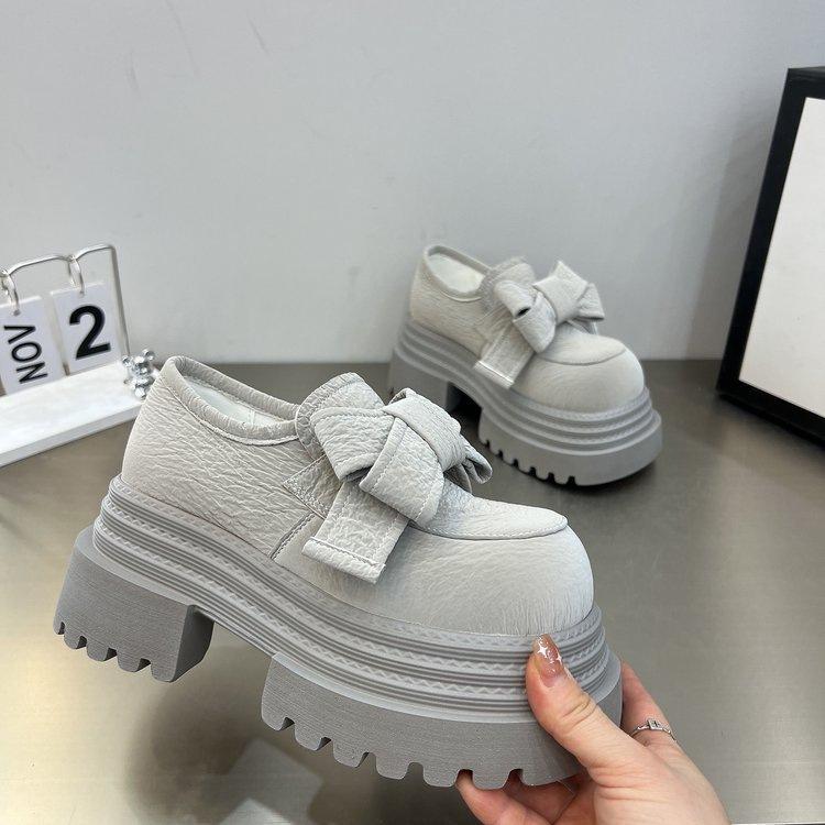 

Small height increase single shoes loafers women s European products 2025 spring bow platform muffin small leather shoes casual shoes 40
