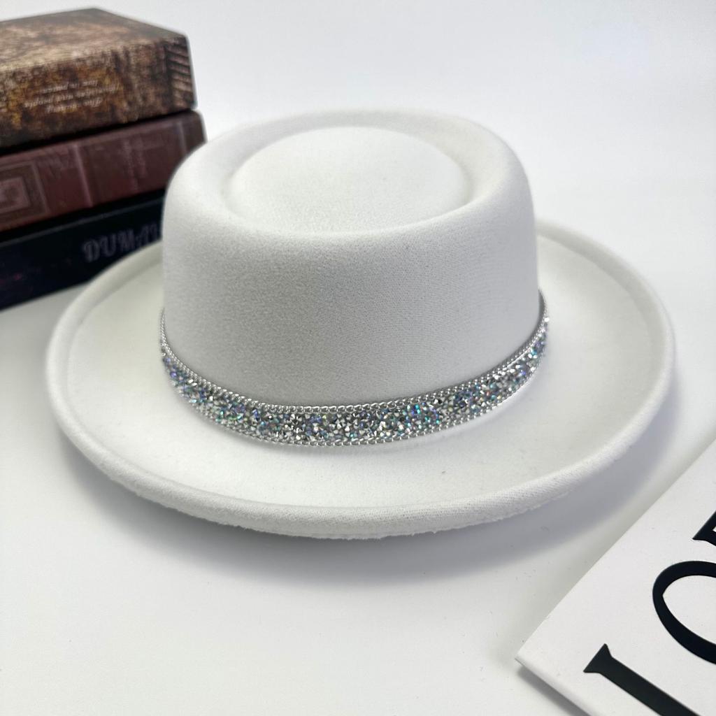 New 2025 Four Seasons Top Hat Diamond Felt Hat Rolled Edge Flat Top Fashion Versatile Sunscreen Women And Men