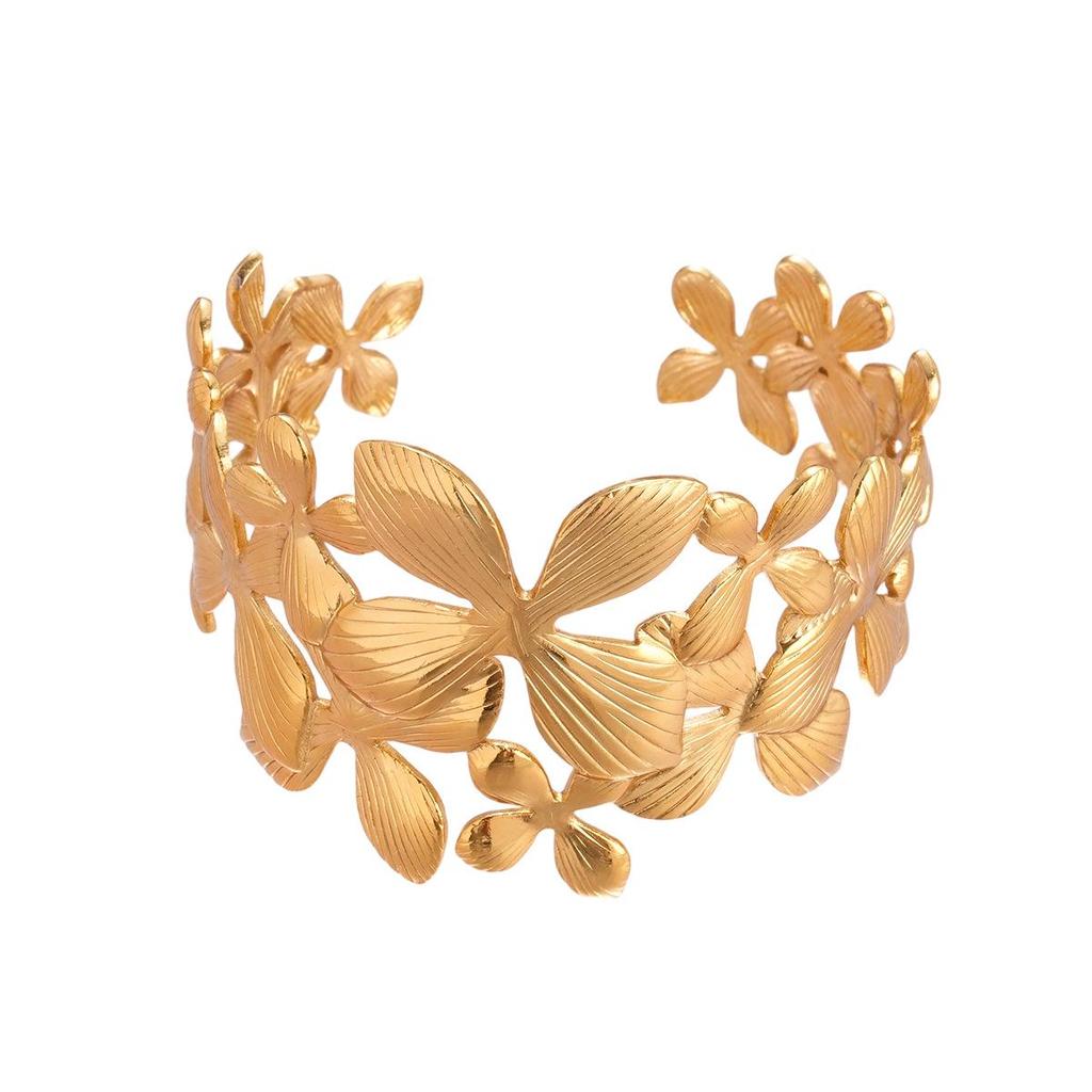 Edelstahl Armreif mit Ausstanzungen in Blumenform, Europäische & Amerikanische Mode, High-End Armband aus Titanstahl.