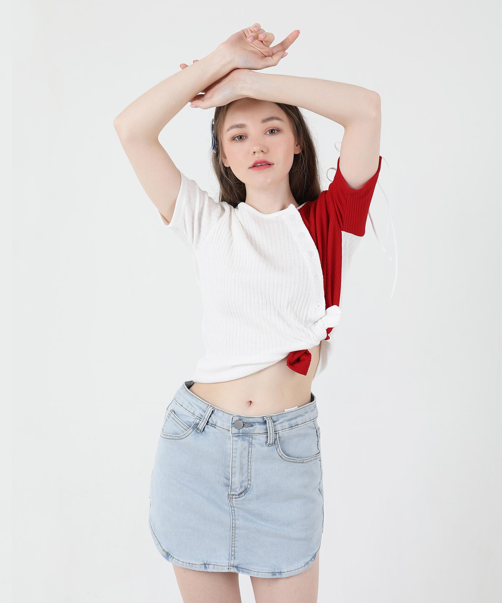 Kathrin Slit Ribbon Contrast Short Sleeve T-Shirt (Red) Red